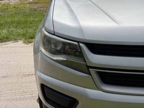 Used 2019 Chevrolet Colorado W/T w/ Custom Special Edition RWD image 9