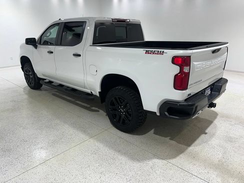 Used 2026 Chevrolet Silverado 1500 LT Trail Boss w/ Convenience Package II AWD/4WD image 3