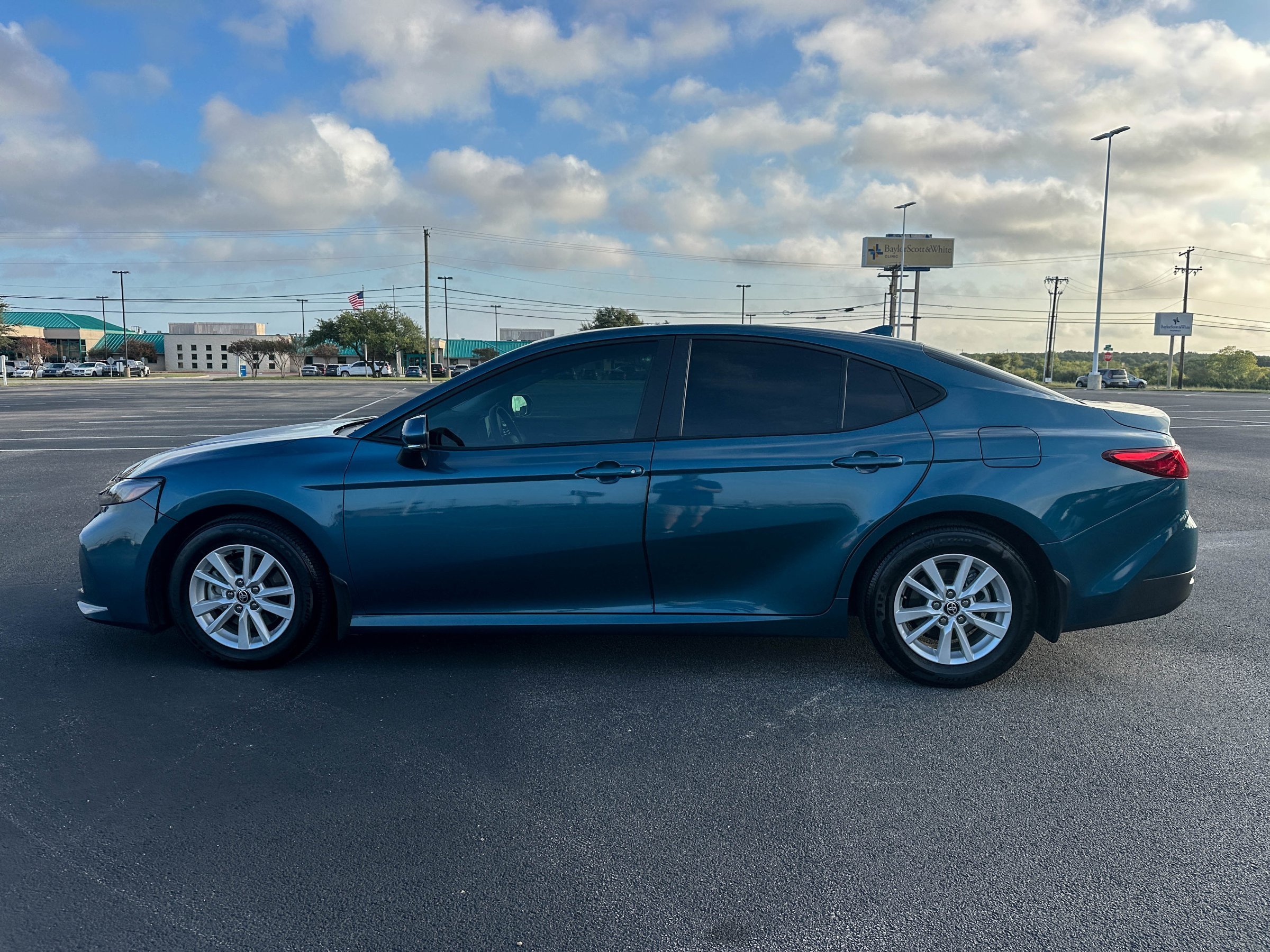 Used 2026 Toyota Camry LE w/ Convenience Package FWD image 8