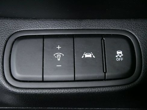 Used 2021 Hyundai Venue SE FWD image 24