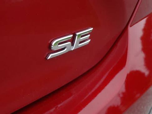 Used 2025 Toyota Camry SE FWD image 40