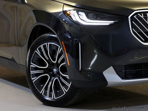 Certified 2025 BMW X3 xDrive30i w/ Premium Package image 3