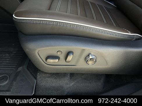 New 2026 GMC Acadia Denali Ultimate w/ LPO, Floor Liner Package AWD/4WD image 24