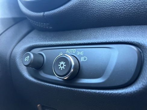 Used 2019 Chevrolet Blazer LT FWD image 20