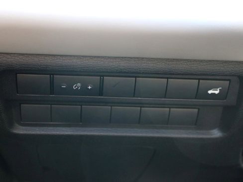 Used 2025 Mitsubishi Outlander SE FWD image 27