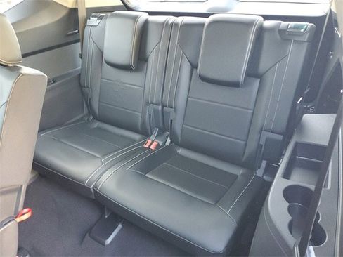 Certified 2023 Volkswagen Atlas SE w/ Black Wheel Package image 12