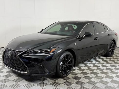 Used 2024 Lexus ES 300h F Sport image 2