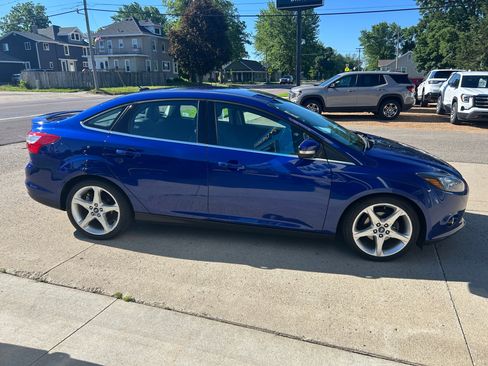 Used 2012 Ford Focus Titanium FWD image 5