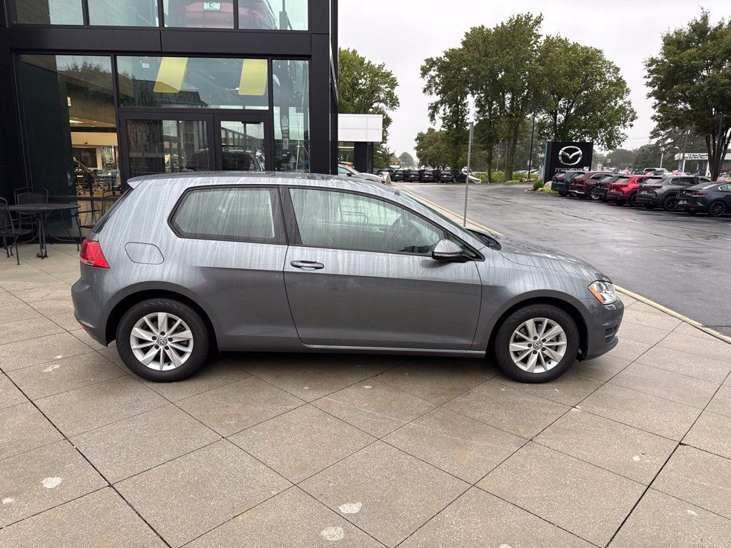 Used 2015 Volkswagen Golf S FWD image 5