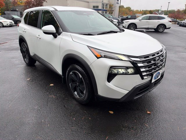 Used 2024 Nissan Rogue SV AWD/4WD image 7