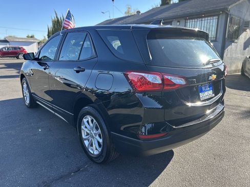 Used 2021 Chevrolet Equinox LS FWD image 4