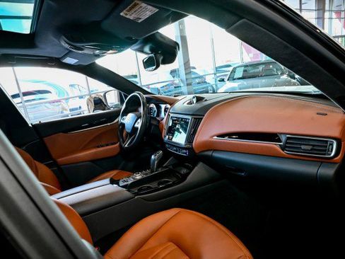 Used 2022 Maserati Levante GT image 27