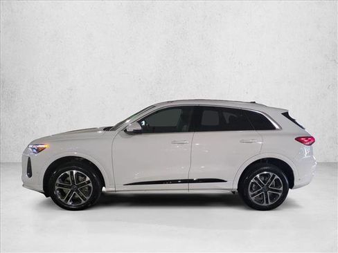 Certified 2025 Audi Q5 Premium w/ Premium Plus AWD/4WD image 9