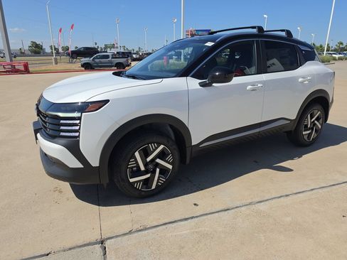 New 2026 Nissan Kicks SV w/ Cold Weather Package FWD image 2
