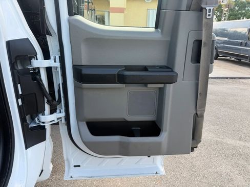 Used 2017 Ford F450 XL w/ Power Equipment Group image 12