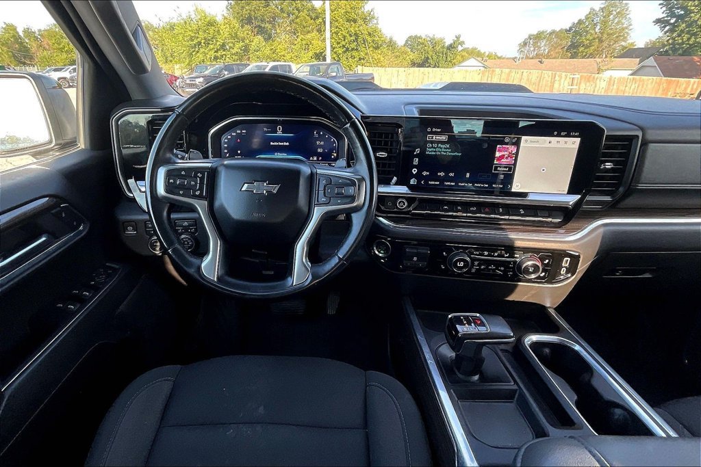 Used 2023 Chevrolet Silverado 1500 LT Trail Boss w/ Protection Package AWD/4WD image 7