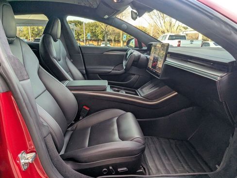 Used 2021 Tesla Model S Plaid image 18