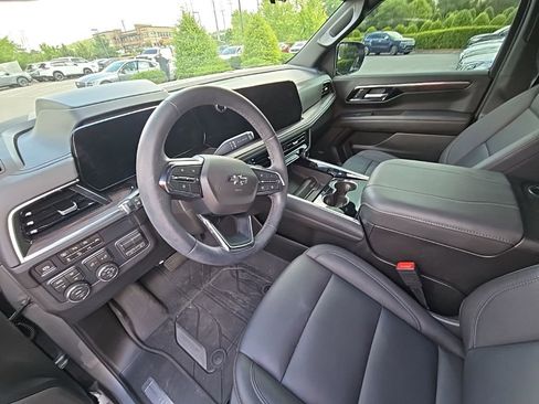 Used 2026 Chevrolet Tahoe Z71 w/ Z71 Off-Road Package AWD/4WD image 13