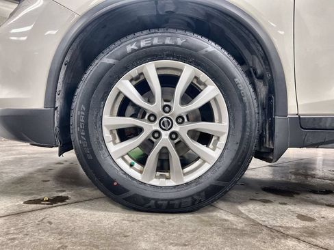 Used 2017 Nissan Rogue SV AWD/4WD image 10