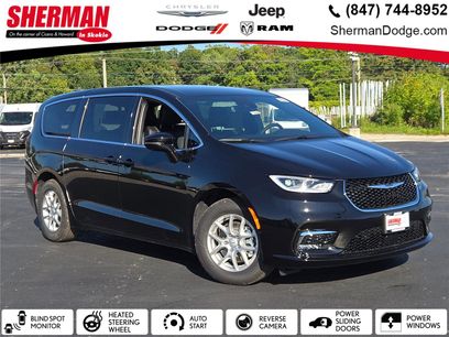 New 2026 Chrysler Pacifica Select