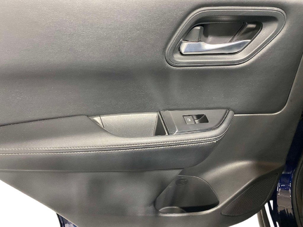 Used 2024 Nissan Rogue SV AWD/4WD image 13
