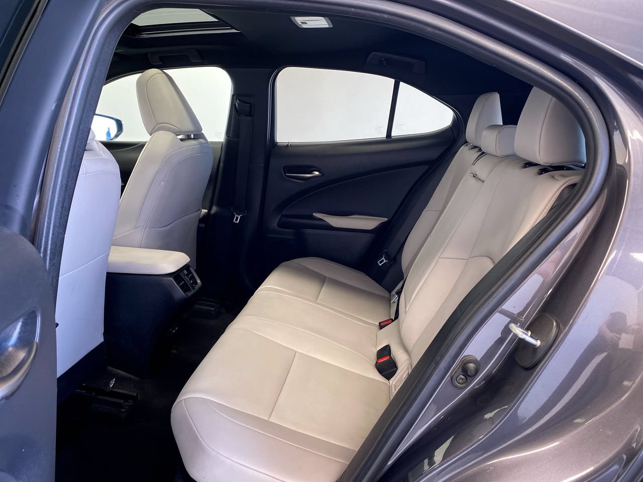 Used 2023 Lexus UX 250h FWD w/ Accessory Package (Z1) image 32