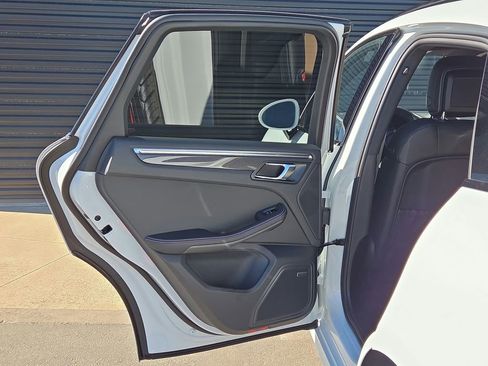 New 2026 Porsche Macan GTS image 17