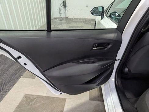 Used 2025 Toyota Corolla LE image 8