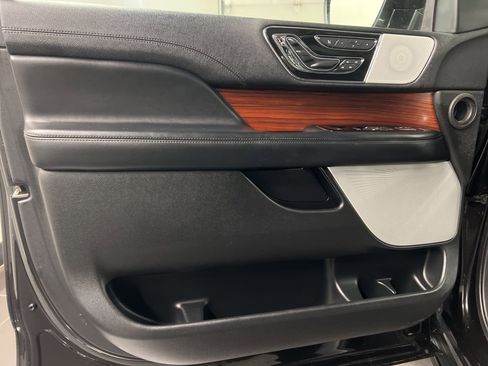 Used 2021 Lincoln Navigator L Reserve image 33
