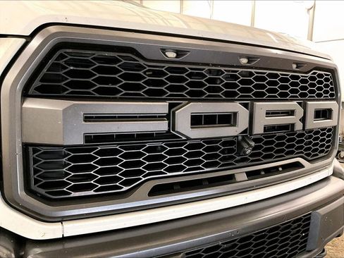 Used 2019 Ford F150 Raptor w/ Equipment Group 802A Luxury AWD/4WD image 29