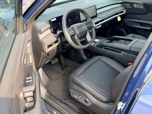 New 2027 Kia Telluride S image 7