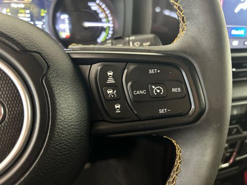 Used 2024 Jeep Wrangler Unlimited w/ Convenience Group AWD/4WD image 14