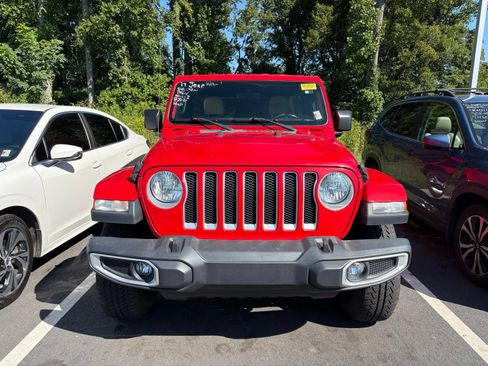 Used 2019 Jeep Wrangler Unlimited Sahara AWD/4WD image 2