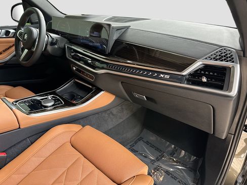 Certified 2024 BMW X5 xDrive40i w/ M Sport Package image 31