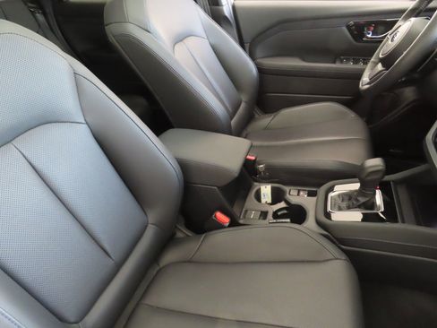 Certified 2025 Subaru Forester Limited AWD/4WD image 27