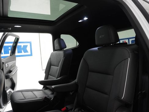 Used 2025 Buick Enclave Sport Touring w/ Power Package image 41