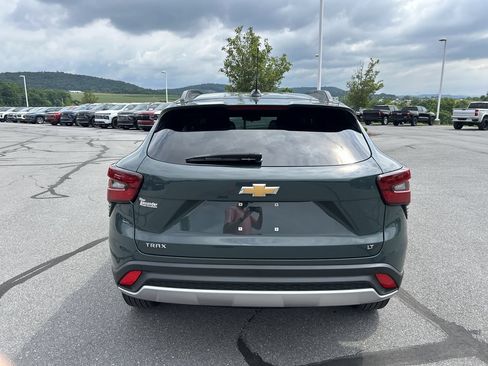 Used 2025 Chevrolet Trax LT w/ Driver Confidence Package FWD image 6