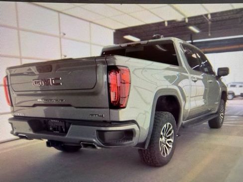 Used 2023 GMC Sierra 1500 AT4 w/ AT4 Premium Package AWD/4WD image 4