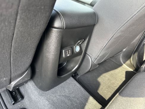 Used 2021 Chevrolet Colorado LT w/ LT Convenience Package AWD/4WD image 12