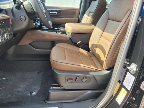 New 2026 Chevrolet Tahoe High Country w/ LPO, Illumination Package AWD/4WD image 11