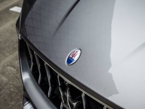 Used 2017 Maserati Levante S AWD/4WD image 27