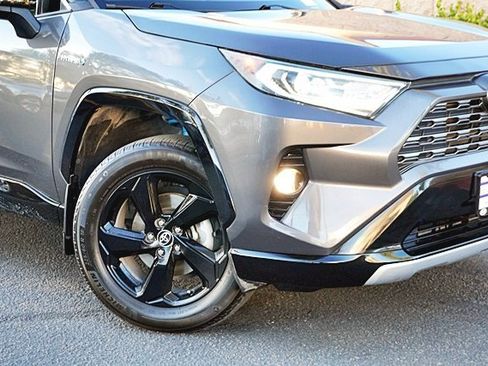 Used 2020 Toyota RAV4 XSE image 4