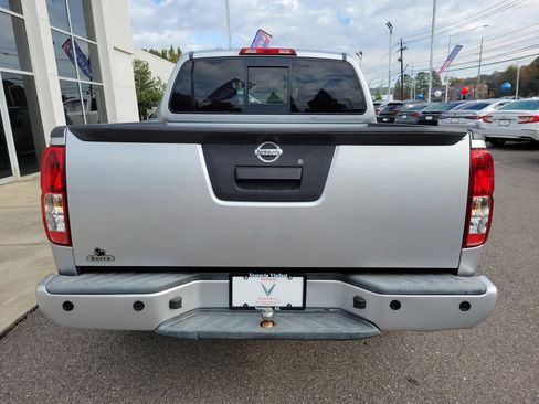 Used 2019 Nissan Frontier PRO-4X image 6