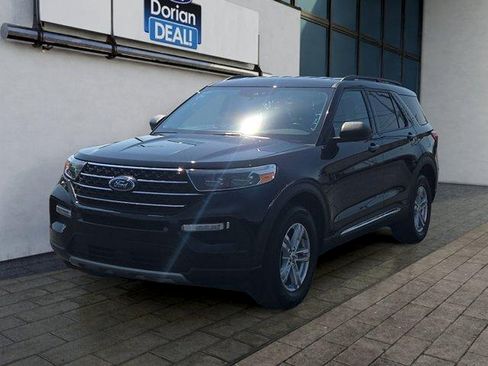 Certified 2023 Ford Explorer XLT w/ Equipment Group 202A AWD/4WD image 7