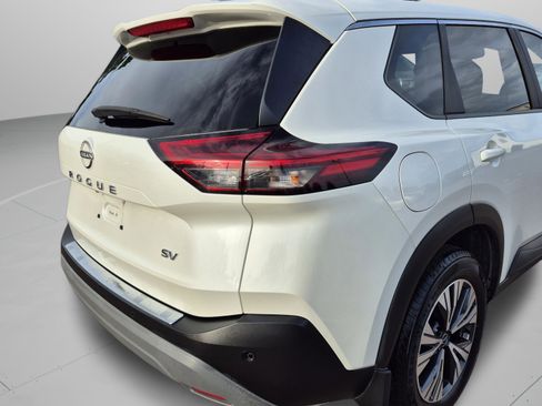 Certified 2023 Nissan Rogue SV FWD image 33