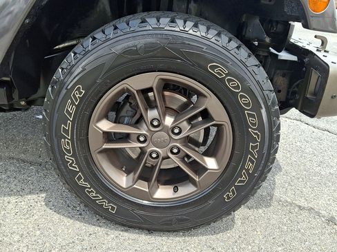 Used 2016 Jeep Wrangler Unlimited Sahara AWD/4WD image 8
