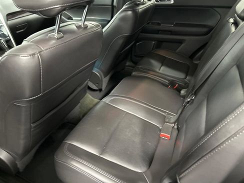 Used 2013 Ford Explorer Limited image 16