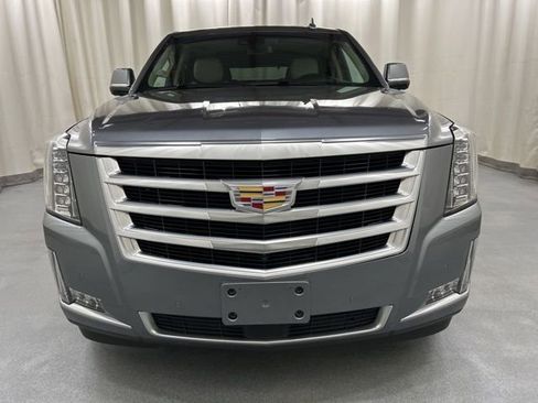 Used 2020 Cadillac Escalade Premium Luxury image 32