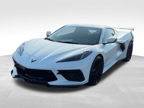 Used 2023 Chevrolet Corvette Stingray Preferred Cpe w/ Z51 Performance Package RWD image 2
