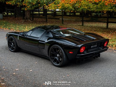 Used 2005 Ford GT image 40
